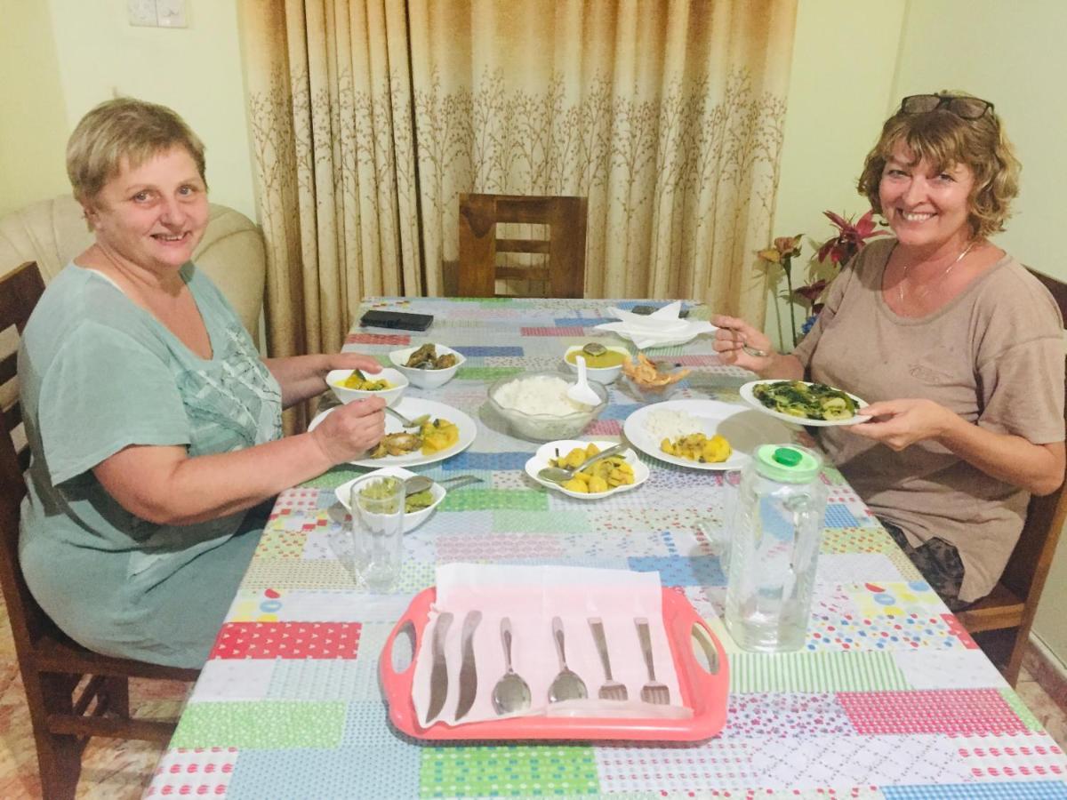 Malee Homestay Polonnâruvâ Extérieur photo
