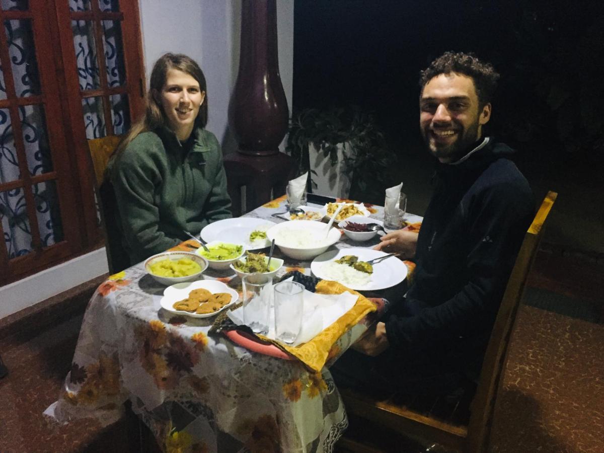 Malee Homestay Polonnâruvâ Extérieur photo